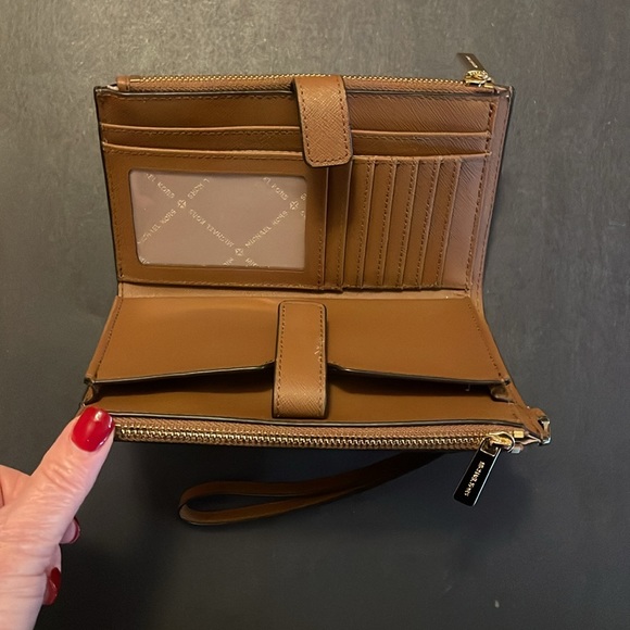 Michael Kors Jet Set Double-Zip Wallet - Picture 6 of 6